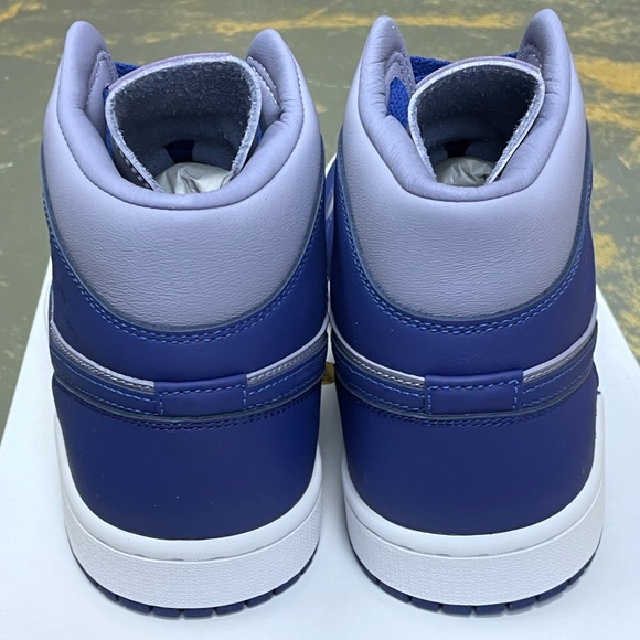 Air Jordan 1 Mid SE Iron Purple DH7821-500 WMNS Georgetown Dallas Cowboys - Picture 6 of 9